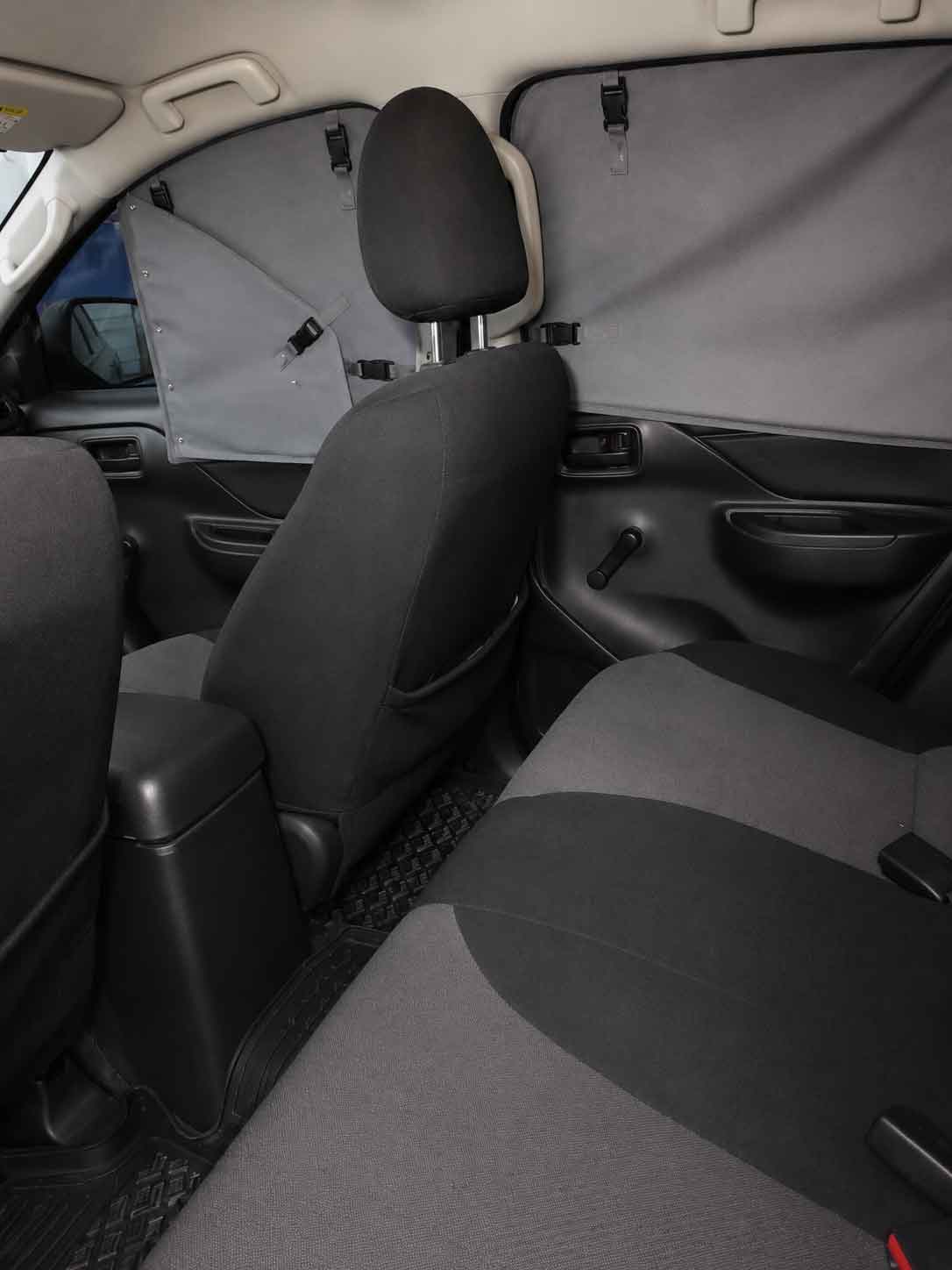 Защита дверей пикапа Mitsubishi L200 одеялами ПОКРОВ-О 130