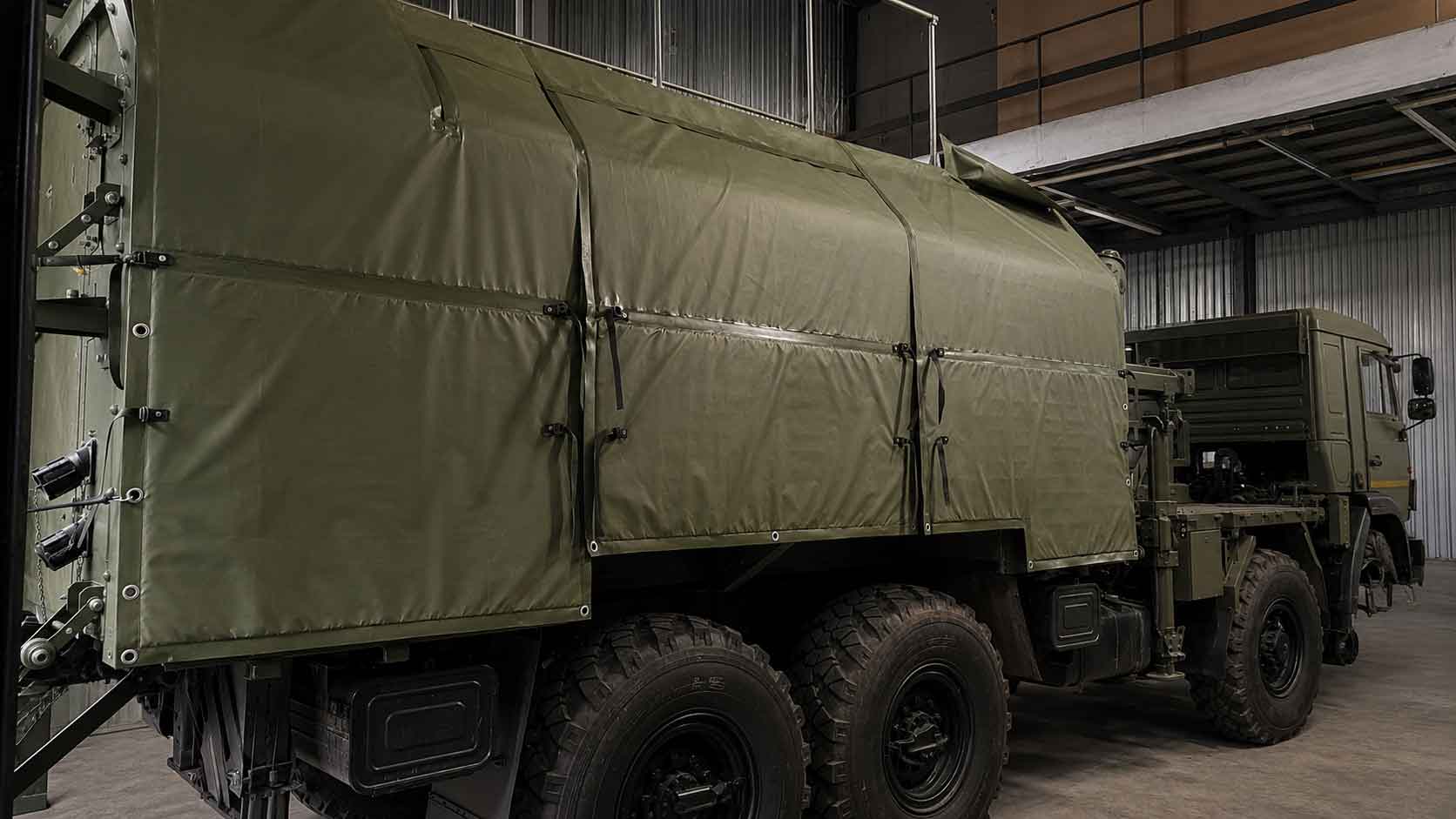 Монтаж противоосколочных одеял ПОКРОВ-О 130 на правый борт кузова КАМАЗ-6350