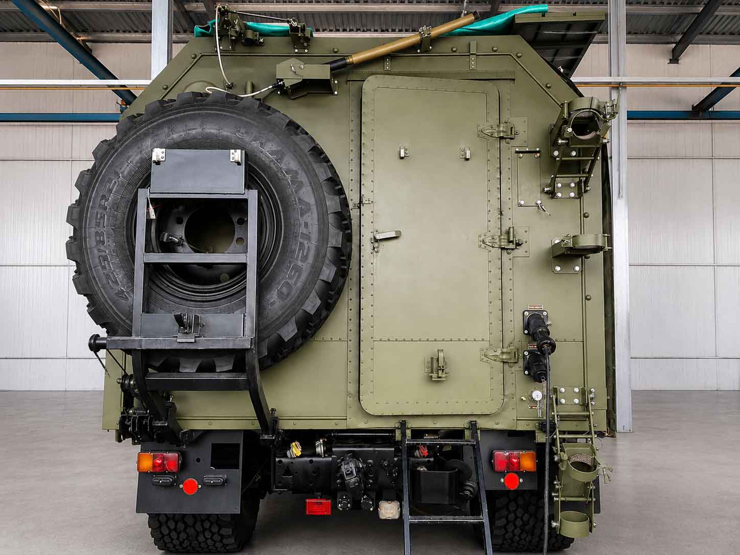 КАМАЗ-5350 до установки брони (вид сзади)